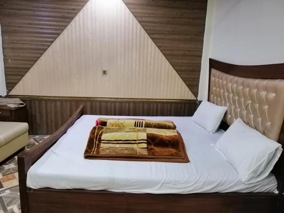 Madina Tower Hotel & Restaurant Bahrain Екстериор снимка