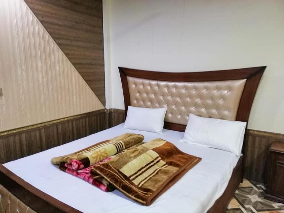 Madina Tower Hotel & Restaurant Bahrain Екстериор снимка